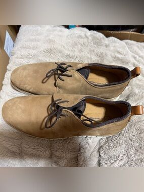 Hush Puppies Men's Light Brown Suede Chukka Sneakers